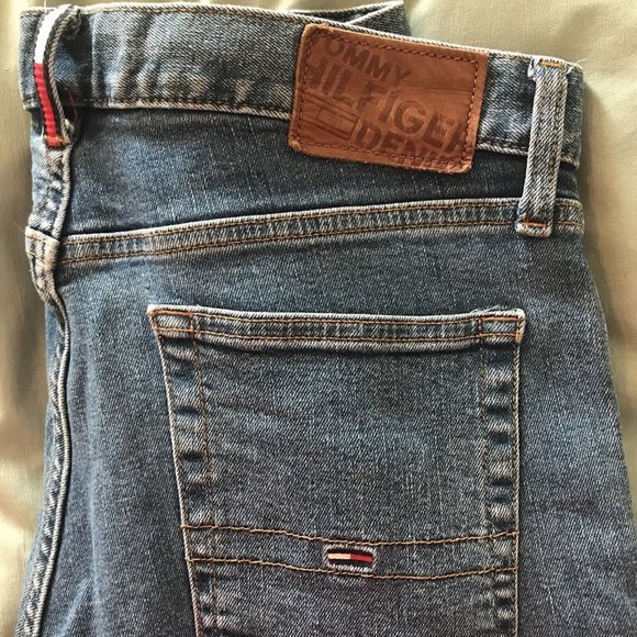 Tommy Hilfiger Logo Jeans Rare Size 32/30, Tommy Hilfiger Spell-Out Jeans HTF - Picture 6 of 8